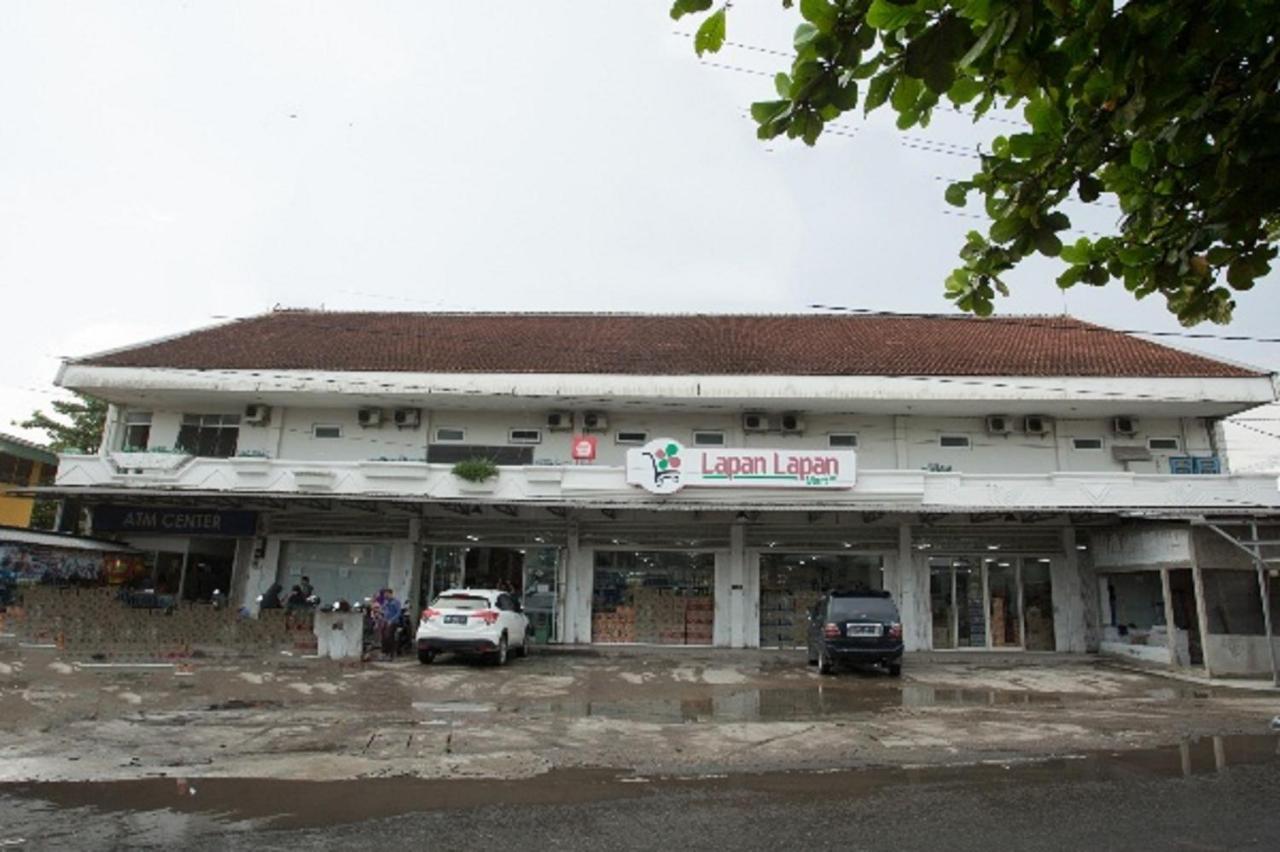 Oyo 850 Lapan Lapan Hotell Banjarmasin  Eksteriør bilde